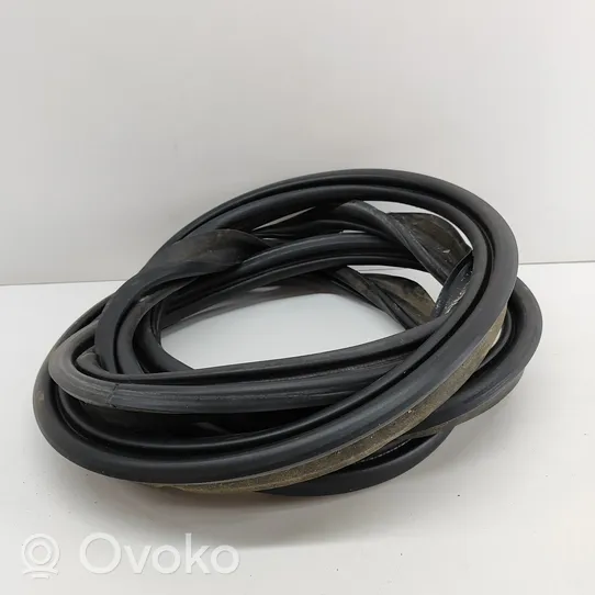 Volvo XC60 Trunk rubber seal (body) 31425976