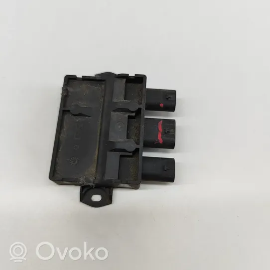 Volvo S90, V90 Блок управления крышки багажника E01543100
