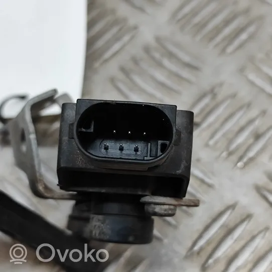 Volvo XC40 Sensor de nivel del faro delantero/principal 32221957