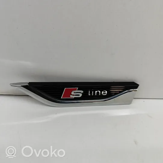 Audi A5 Inny emblemat / znaczek 8W6853601B