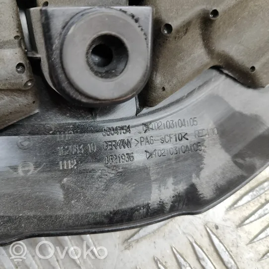 BMW 2 F45 Variklio dangtis (apdaila) 8604754