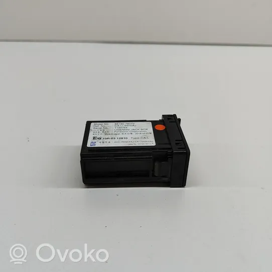 Lexus RX 450H Connettore plug in USB 8619078010