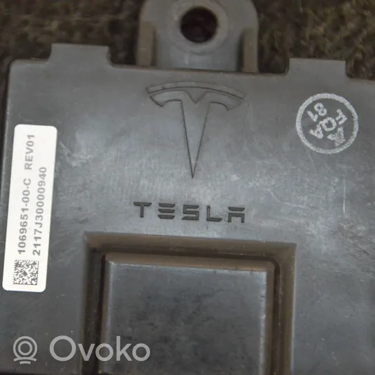 Tesla Model S Muut laitteet 106965100C
