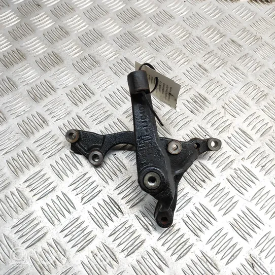 Toyota Land Cruiser (J150) Supporto di montaggio della pompa del servosterzo 1251111040