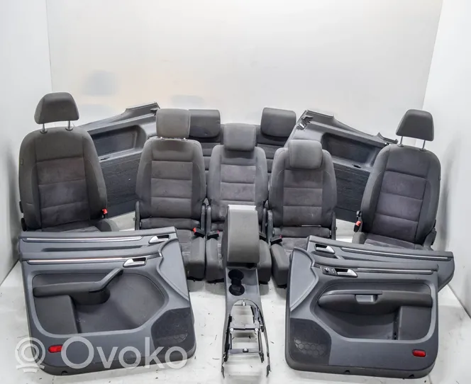 Volkswagen Touran II Set interni 1T0885866