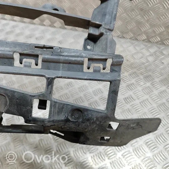 BMW 5 G30 G31 Staffa di rinforzo montaggio del paraurti anteriore 7385345