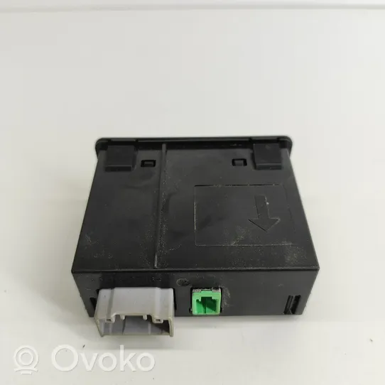 Mazda CX-5 Câble adaptateur AUX D09H669U0