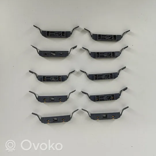 BMW 2 F44 Kronšteinas spynos tvirtinimo 7437711