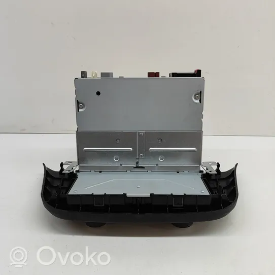 Iveco Daily 6th gen Panel / Radioodtwarzacz CD/DVD/GPS 5802256358