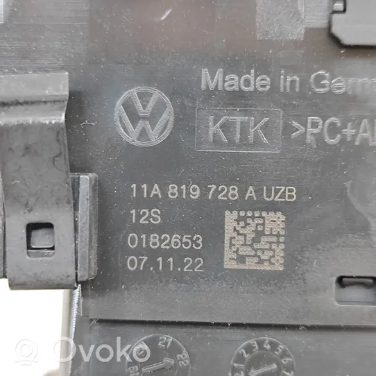 Volkswagen ID.4 Dysze / Kratki nawiewu deski rozdzielczej 11A819728A