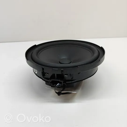 Mercedes-Benz CLA C117 X117 W117 Takaoven kaiutin A2468200102