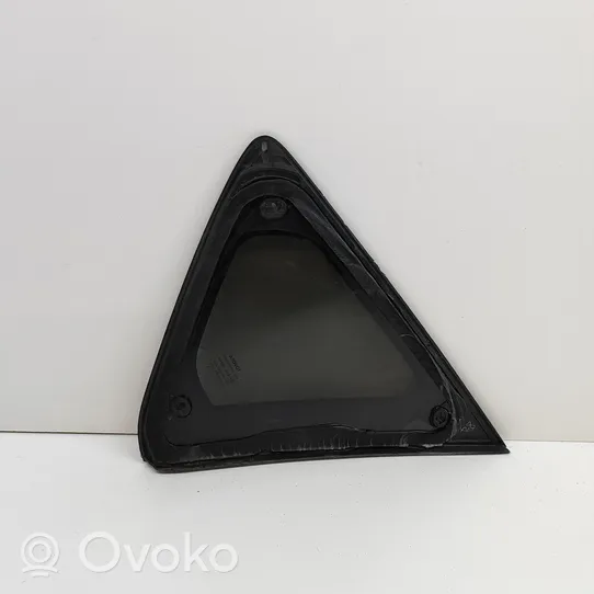 Toyota Auris E180 Fenêtre latérale avant / vitre triangulaire 6272002170