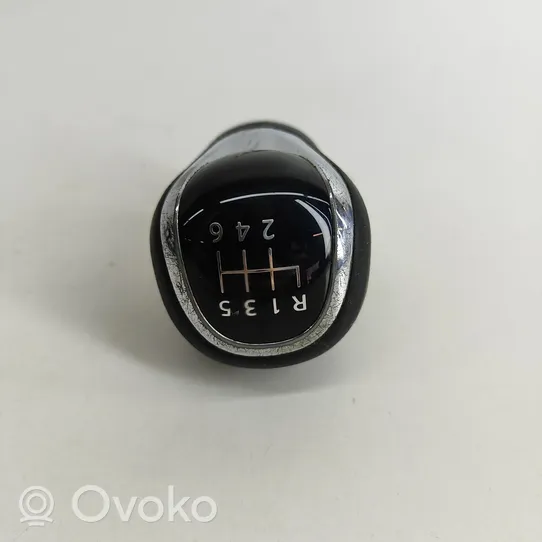 Nissan Qashqai Vaihdevivun/vaihtajan verhoilu nahka/nuppi 328654BA1A