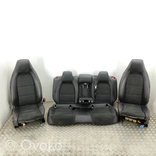 Mercedes-Benz CLA C117 X117 W117 Kit intérieur A1769201000