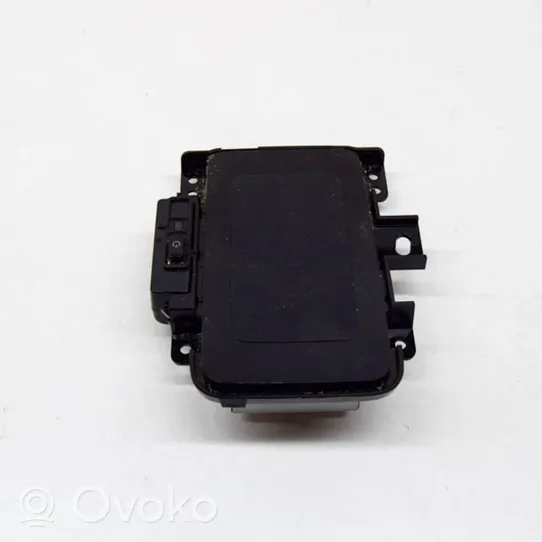 Toyota Prius (XW50) Modulo di ricarica wireless 861C047010C0