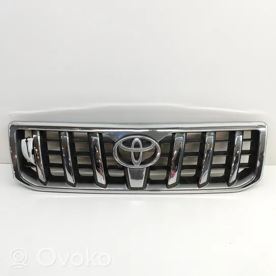 Toyota Land Cruiser (J120) Grotelės priekinės 5311160500