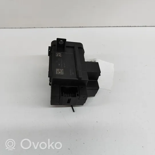 Audi A5 Sportback 8TA Virtalukko 8K0909131D