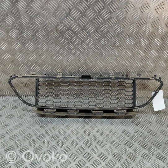 BMW 3 F30 F35 F31 Grille inférieure de pare-chocs avant 8068124