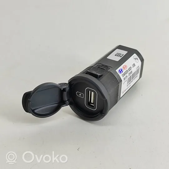 Hyundai Ioniq Enchufe conector USB 96125G2000