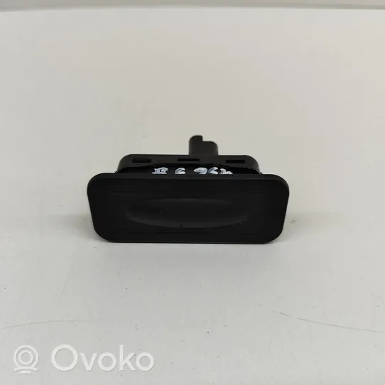 Renault Captur Bouton interrupteur ouverture du coffre 8200076256