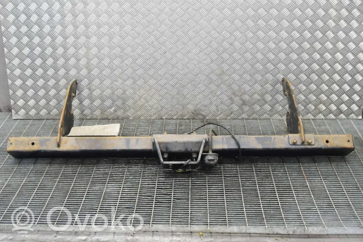 Toyota Hilux (AN10, AN20, AN30) Tow bar set 