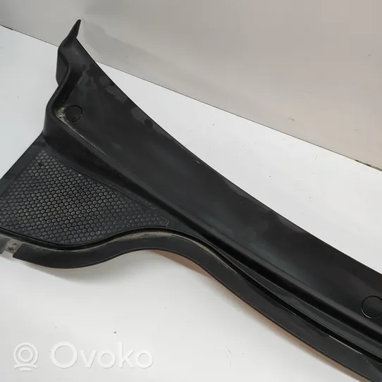 Volkswagen Tiguan Rivestimento del tergicristallo 5N1819403