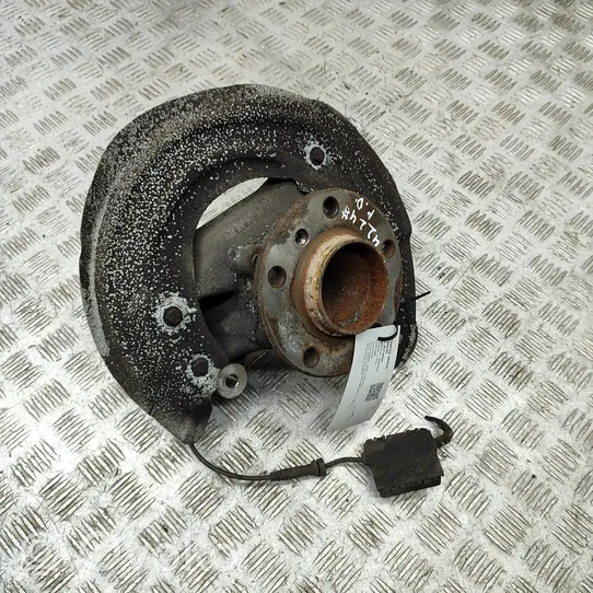 BMW 3 F30 F35 F31 Front wheel hub 6867736