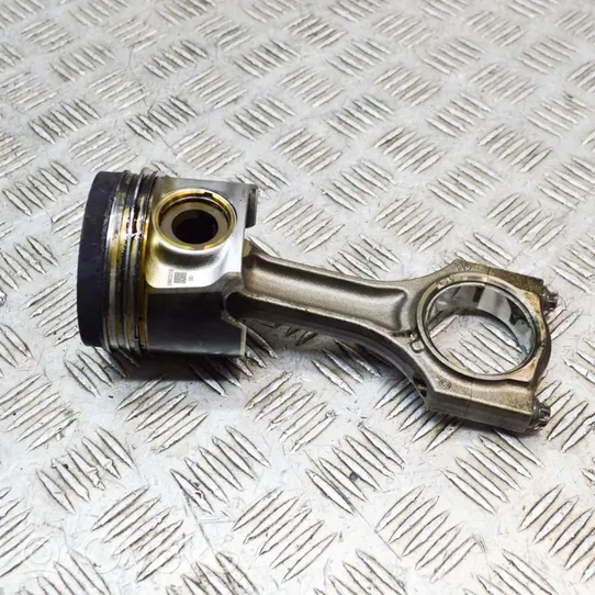 BMW 5 G30 G31 Piston 8508023