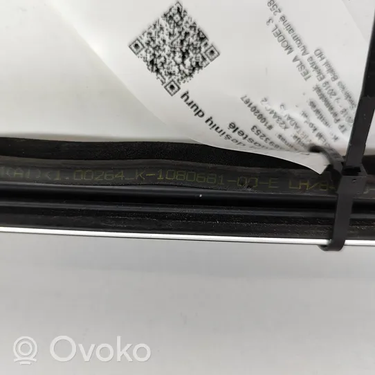 Tesla Model 3 Door glass trim 108068100E