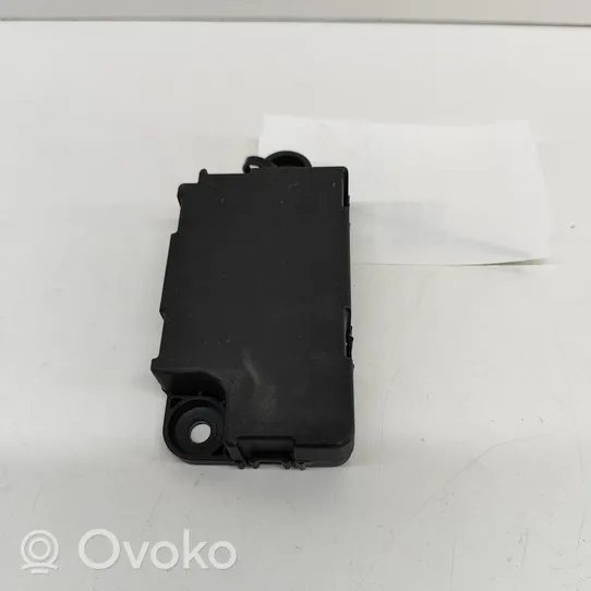 Tesla Model 3 Antennenverstärker Signalverstärker 144743000B