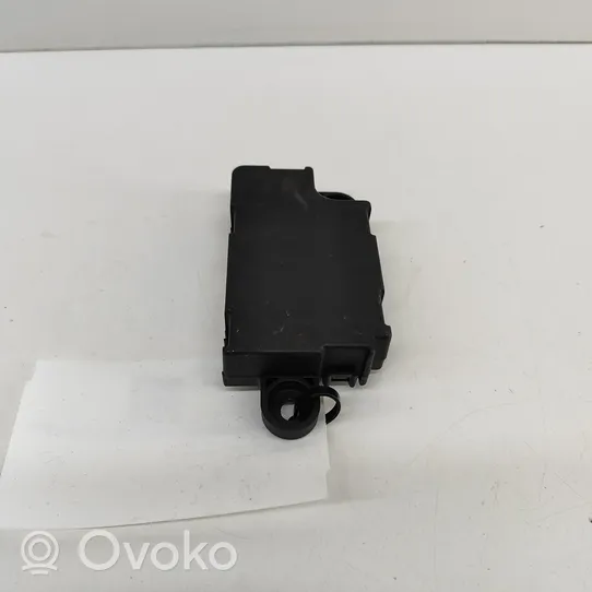 Tesla Model 3 Antennenverstärker Signalverstärker 144743000B