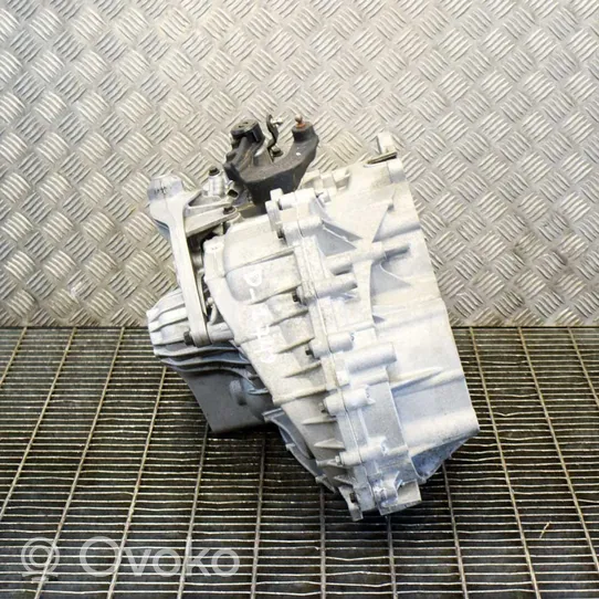 Volvo V40 Manual 6 speed gearbox 31280651