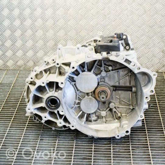 Volvo V40 Manual 6 speed gearbox 31280651