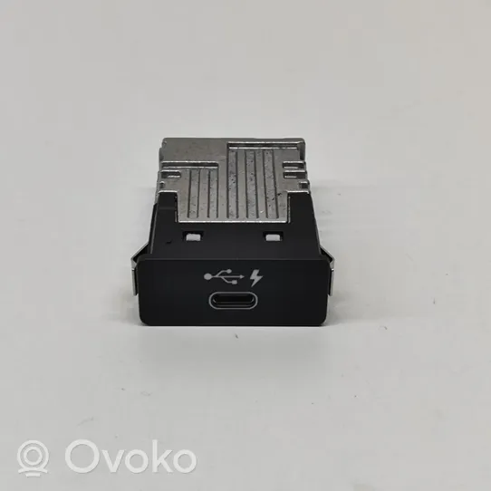 BMW 2 F44 USB-pistokeliitin 8711939