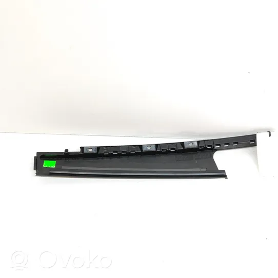 Skoda Karoq Takaoven lasin muotolista 575839902B