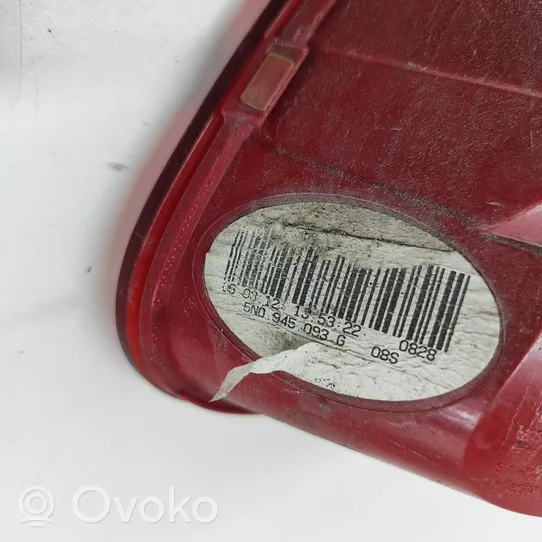 Volkswagen Tiguan Lampy tylnej klapy bagażnika 5N0945093G