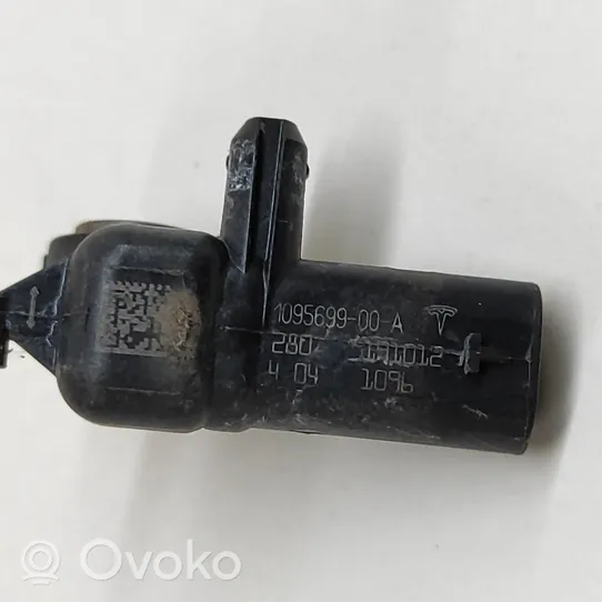 Tesla Model 3 Airbagsensor Crashsensor Drucksensor 109569900A