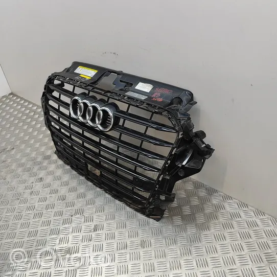 Audi A3 S3 8V Передняя решётка 8V5853651C