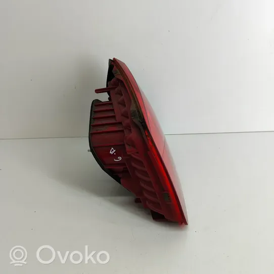 Volkswagen Touareg II Tailgate rear/tail lights 7P6945308