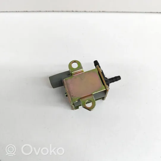 Volkswagen PASSAT Valve de freinage 026906283F