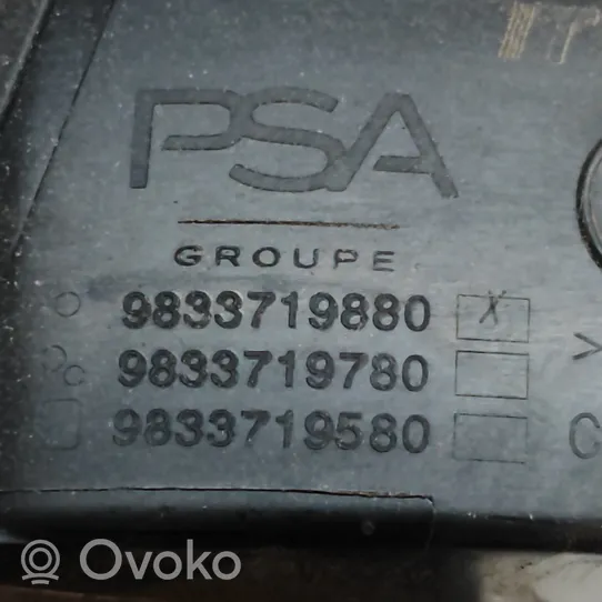 Opel Mokka X Polttoainesäiliön korkin suoja 9833719880