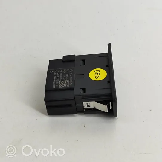 Volkswagen Golf VIII Connettore plug in USB 2G6035718