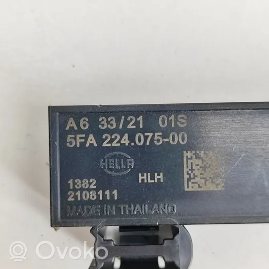 Audi A3 8Y Antena wewnętrzna 5WA962132