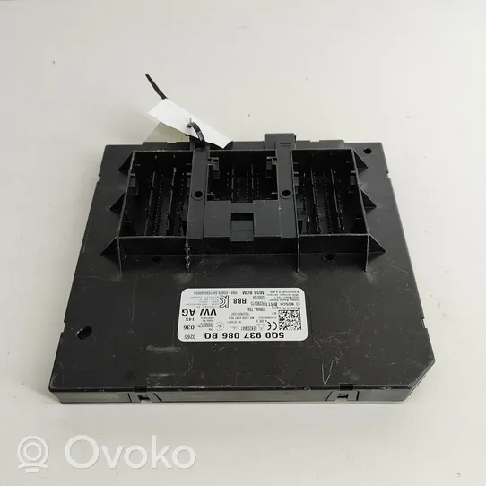 Volkswagen PASSAT B8 Central body control module 5Q0937086BQ