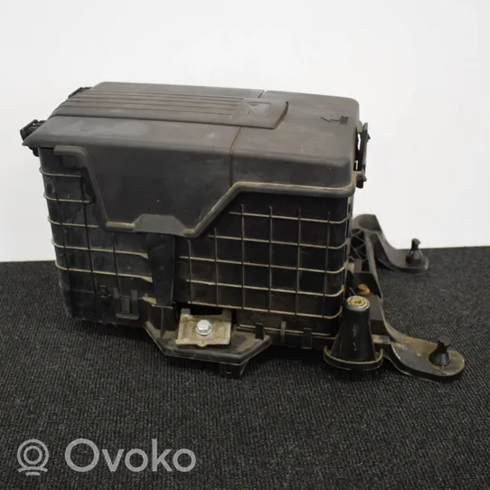 Volkswagen PASSAT B6 Podstawa / Obudowa akumulatora 1K0915333C