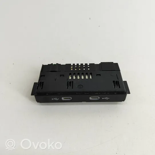 Volkswagen Tiguan Connettore plug in USB 5NA035736