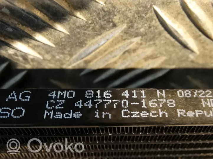 Audi Q8 Радиатор интеркулера 