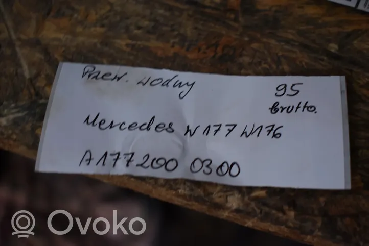 Mercedes-Benz A W176 Przewód / Wąż chłodnicy 