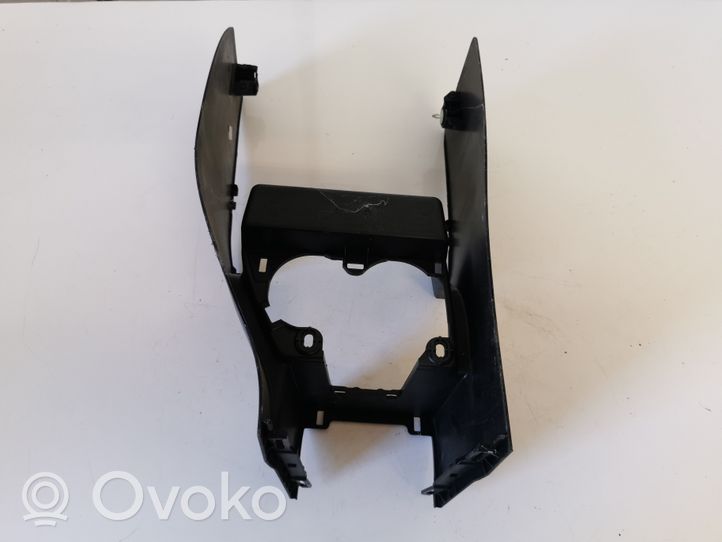 Renault Twingo III Rivestimento in plastica cornice della leva del cambio 681044476R