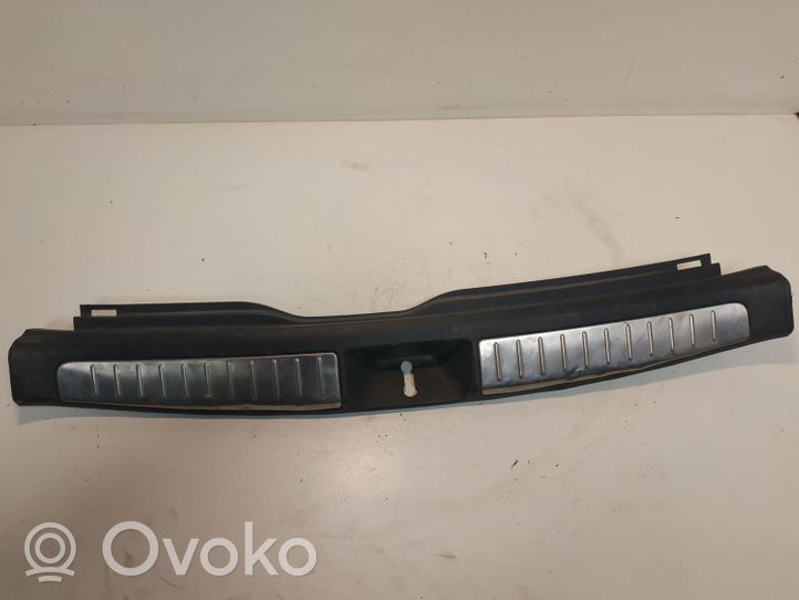 Toyota Avensis T250 Osłona pasa bagażnika 5838705090